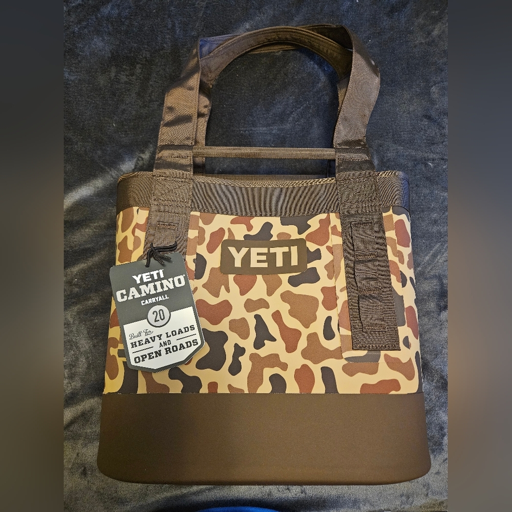 YETI Camino 20 Wetlands Camo
